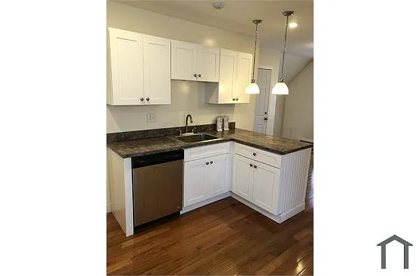 Building Photo - 28 Harwood St #3