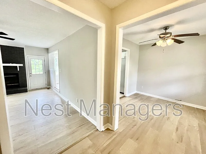 3 bed, 2.0 bath, $1,599 — Photo 2