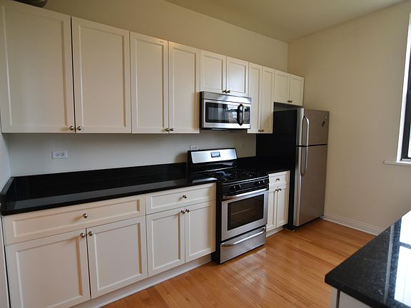 4th image of 710-716 W Buckingham Pl