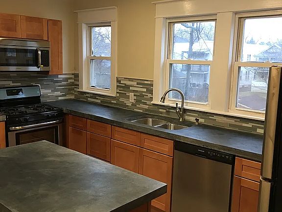 2nd image of 8 Glenwood St #101
