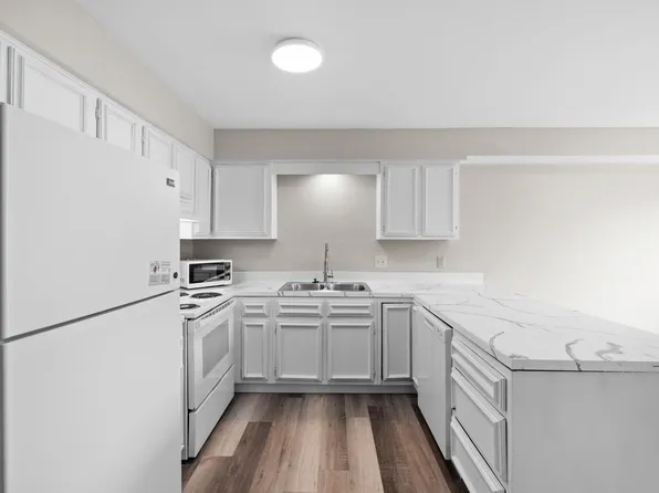 6301 Frankn Dot Dr #4, Lansing, MI 48917