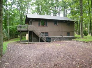 15 Sassafras Rd, Lake Harmony, PA 18210