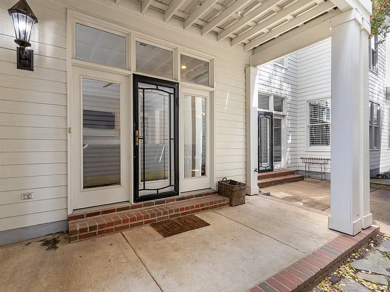 948 River Breeze Dr — Photo 4