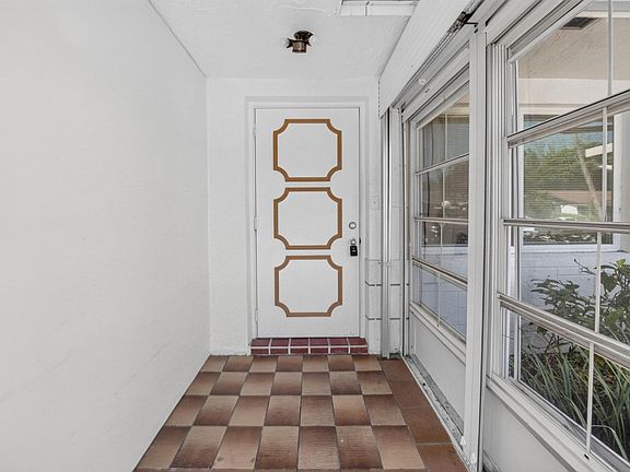 3rd image of 6070 La Palma Lane