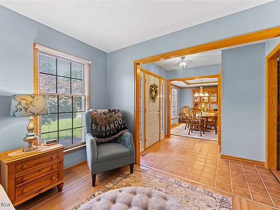 4th image of 7701 Huntington Dr