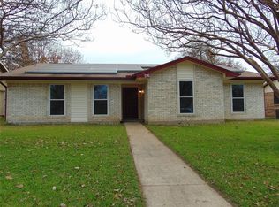 726 Rough Bark Dr, Dallas, TX 75217