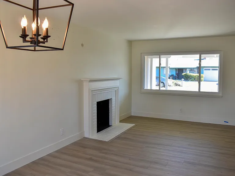 2454 Marcia Dr — Photo 3