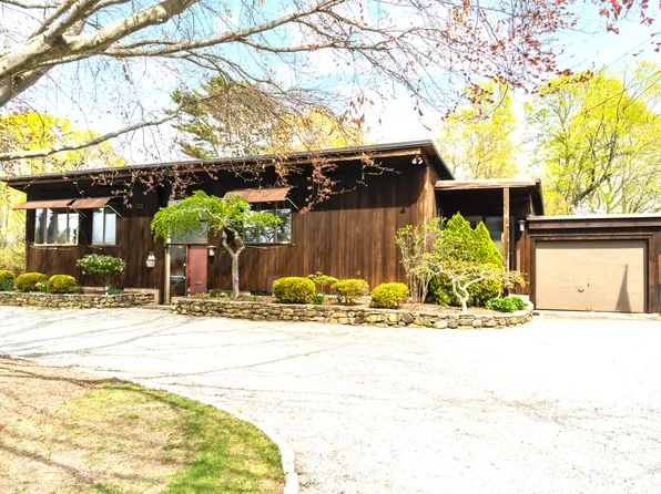 8 Cromwell Place, Old Saybrook, CT 06475