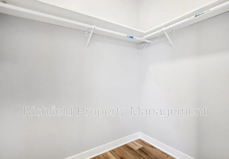 2030 E Maryland St #A — Photo 17