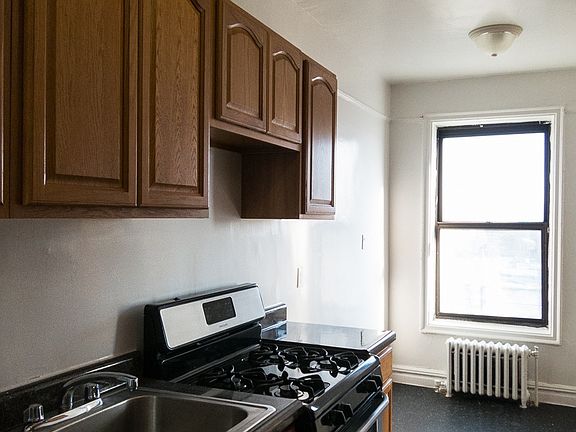 4th image of 97 Brooklyn Ave APT 6F