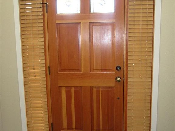 4th image of 20956 Gardenia Ave