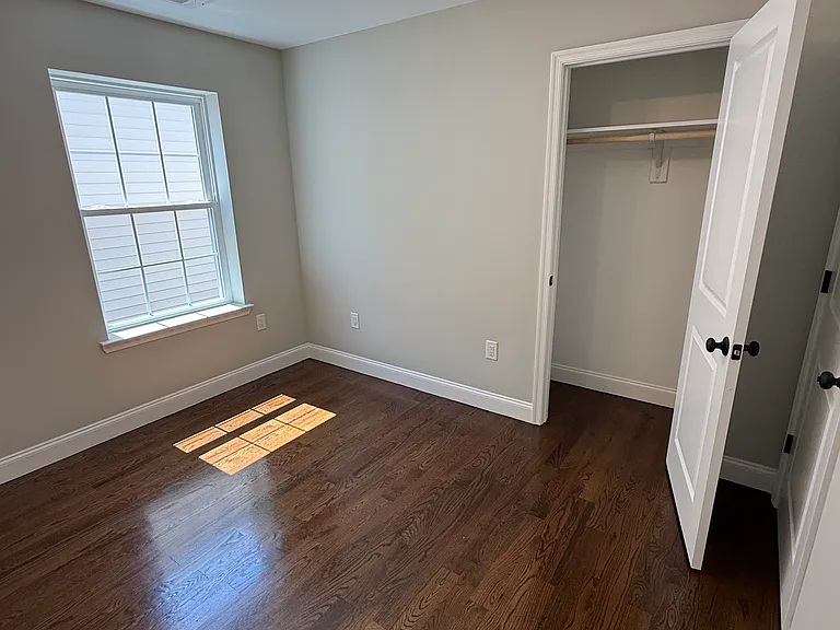 40 Shaw Ave #2 — Photo 6