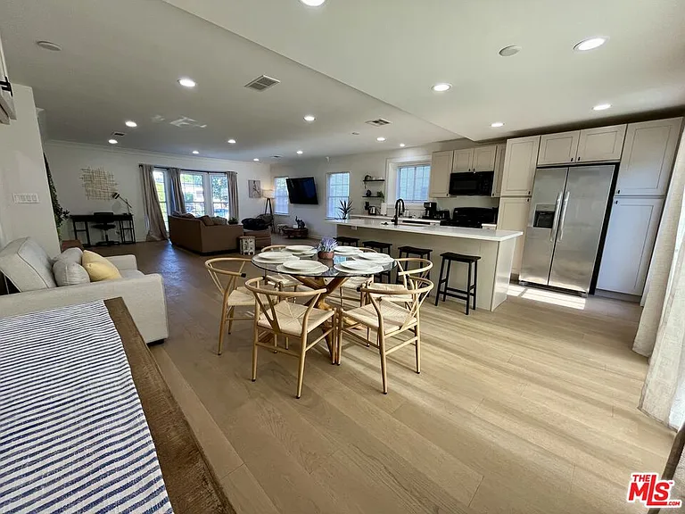 1825 Stearns Dr — Photo 25