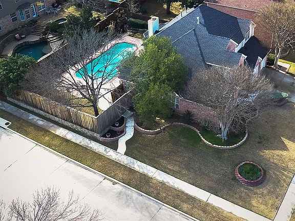 3rd image of 1501 Leese Dr
