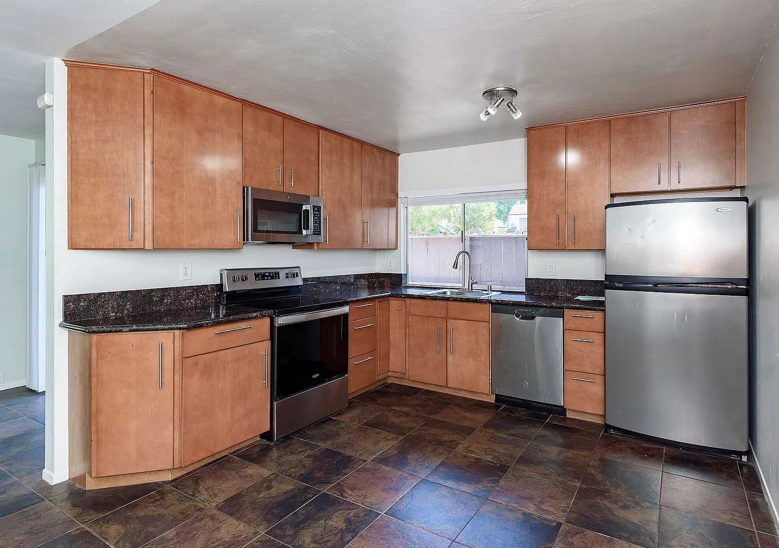 Amazing, Quiet University City Condo For Rent — Photo 1