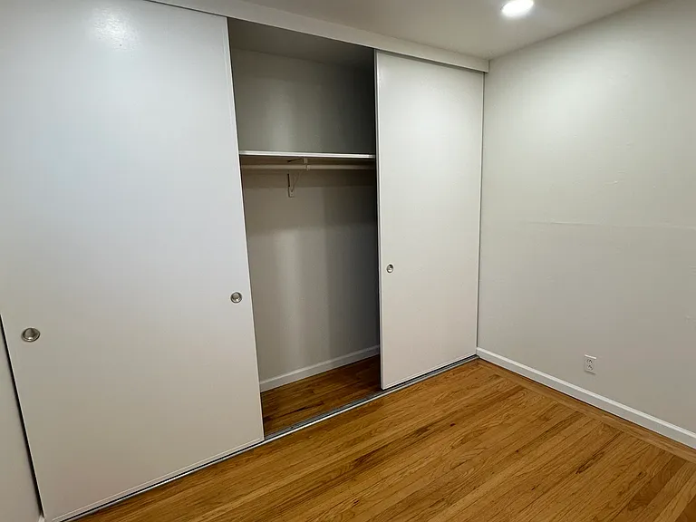 5445 Broadway #1 — Photo 31