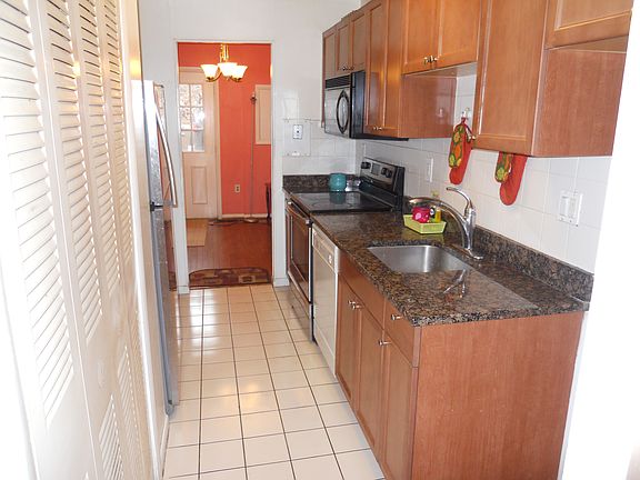 4th image of 6301 Hillary Ct
