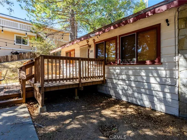459 Delle Dr, Crestline, CA 92325