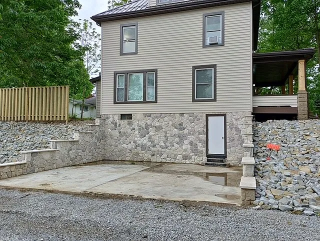 619 3rd Ave SW #A — Photo 4