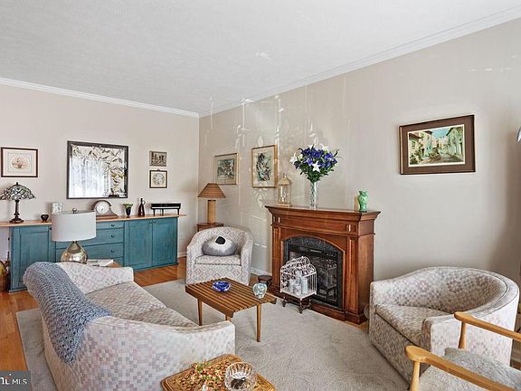 4th image of 294 Ridgewood Ave