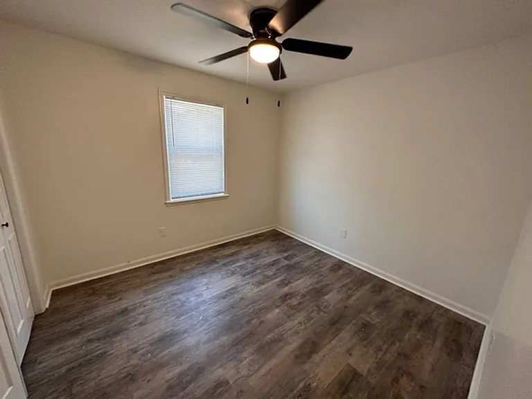 255 S Hicks St — Photo 2