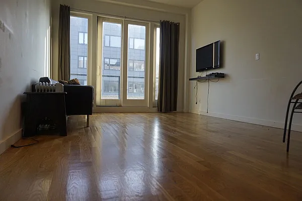 Rented by Metro Prop NY Corp | media 9