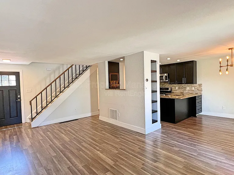 3032 S Macon Cir — Photo 5