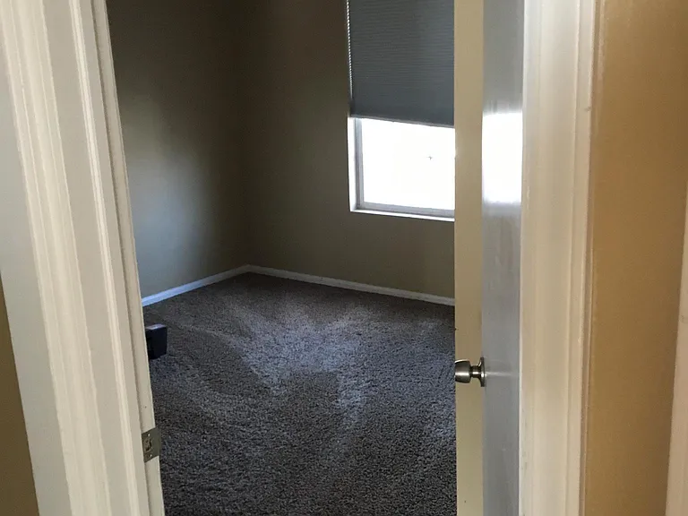 2944 S 9th Pl — Photo 15