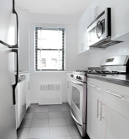 320 E 58th St #6H — Photo 2