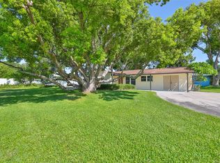 1511 4th St SW, Largo, FL 33770