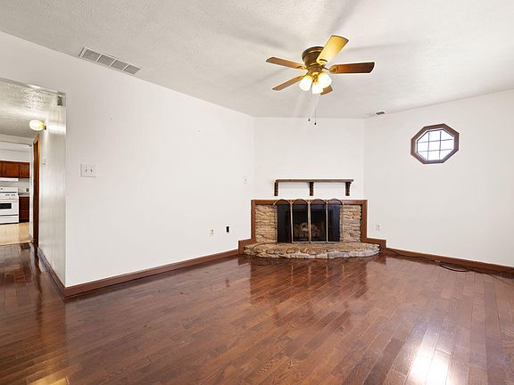 3rd image of 107 Rice Ct