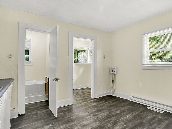 5th image of 1418 N Kealing Ave