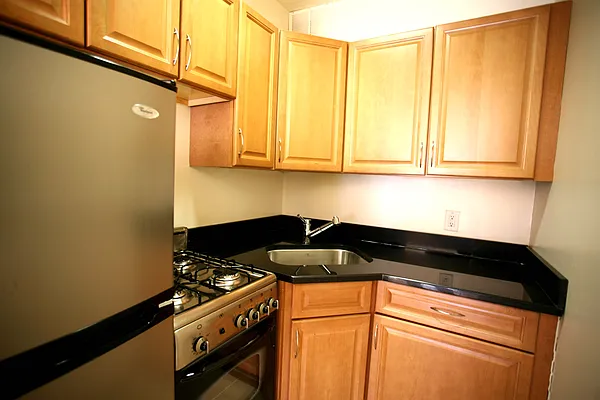 Rented by Avenues Real Estate | media 20
