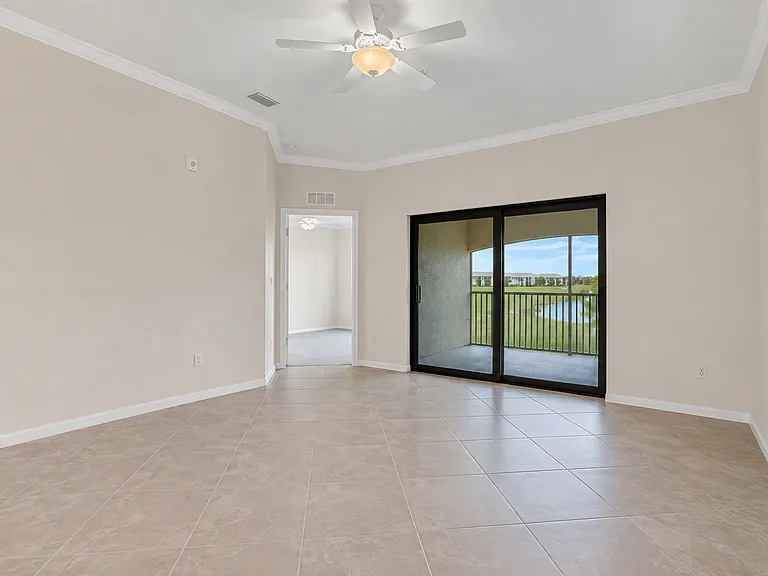5634 Palmer Cir #201 — Photo 4