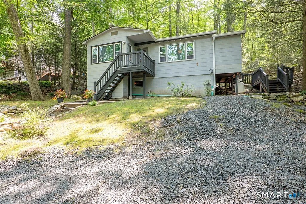 2 bed, 1.0 bath, 835 sqft, $2,600 — Photo 2
