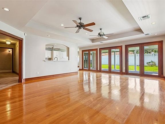 3rd image of 478 Amethyst St