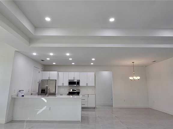 5th image of 1403 Clayton Ave