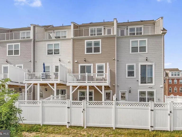 11687 Emily Dickinson Pl — Photo 35