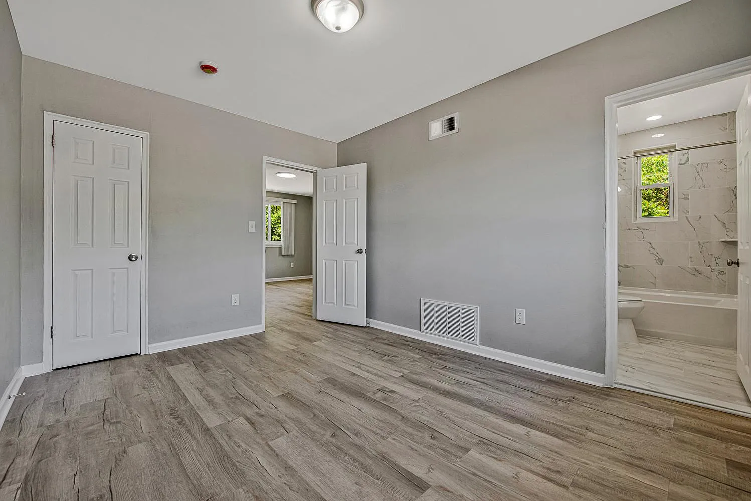2 bed, 846 sqft, $1,650 — Photo 2