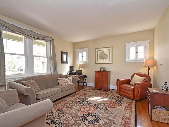4th image of 5649 Glenview Ave
