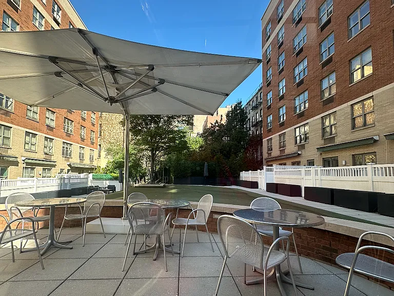 516 W 47th St #N7B — Photo 11