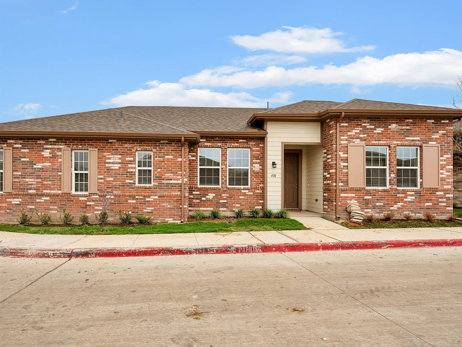 1 bed, 1.0 bath, 833 sqft, $1,799 — Photo 2