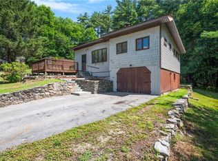 627 Lake Washington Dr, Glocester, RI 02814