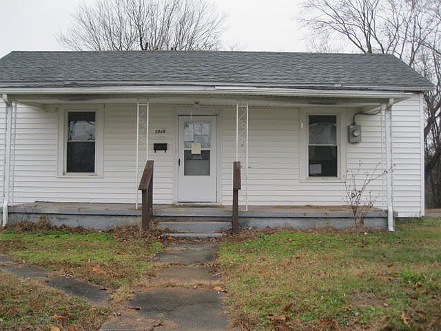 1st image of 1008 Askin St