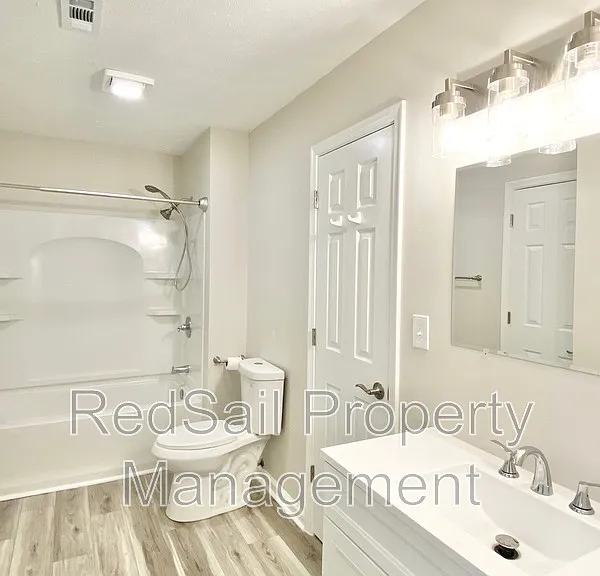 39 Whites Ln #A — Photo 8
