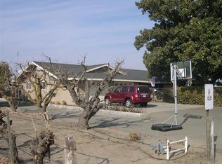 9227 S Walnut Ave, Fresno, CA 93706
