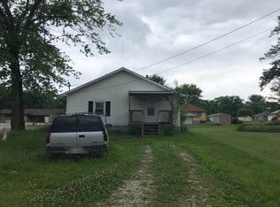 101 N Vollintine Ave, Taylorville, IL 62568