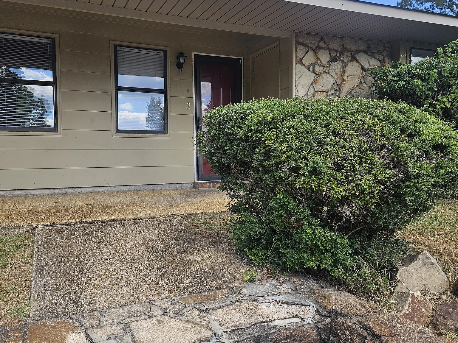 1 bed, 700 sqft, $900 — Photo 1