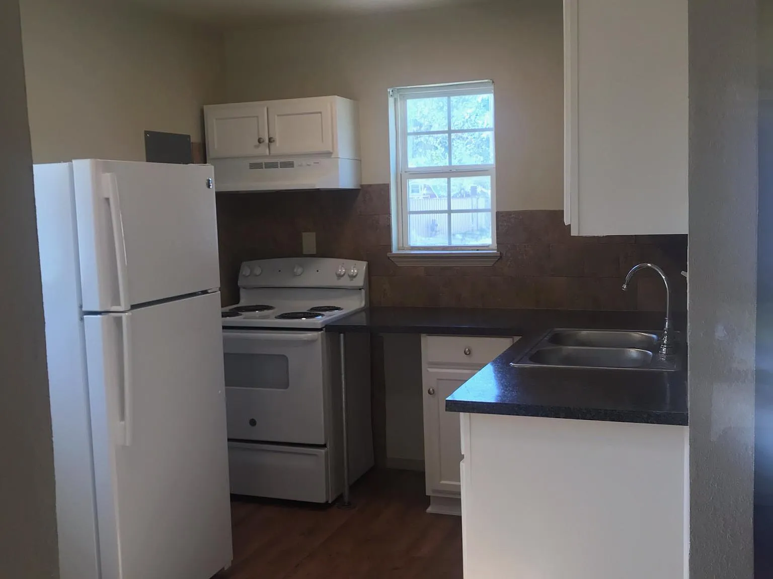 1 bed, 600 sqft, $600 — Photo 3