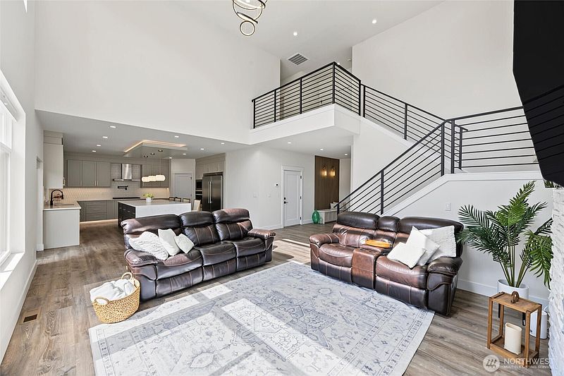 5th image of 8560 Siena Court